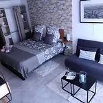 Le Cosy Joli F2 Proche Gare, Arenes Avec Terrasse Privee