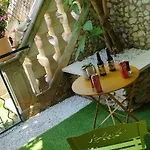 Le Cosy Joli F2 Proche Gare, Arenes Avec Terrasse Privee Apartment