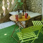 Apartment Le Cosy Joli F2 Proche Gare, Arenes Avec Terrasse Privee *