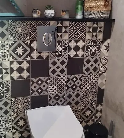 Apartment Le Cosy Joli F2 Proche Gare, Arenes Avec Terrasse Privee