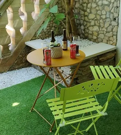 Appartement Le Cosy Joli F2 Proche Gare, Arenes Avec Terrasse Privee *