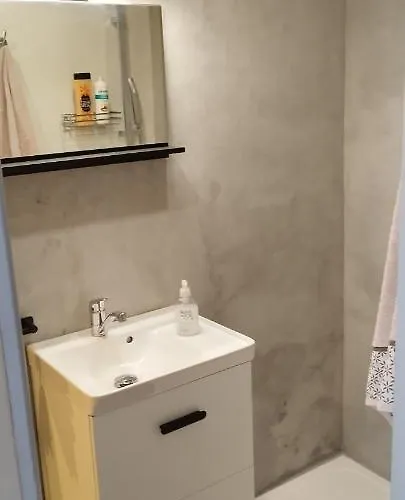 Le Cosy Joli F2 Proche Gare, Arenes Avec Terrasse Privee Nîmes