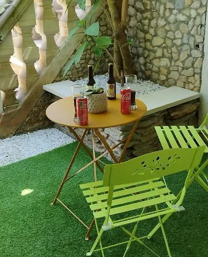 Apartment Le Cosy Joli F2 Proche Gare, Arenes Avec Terrasse Privee *